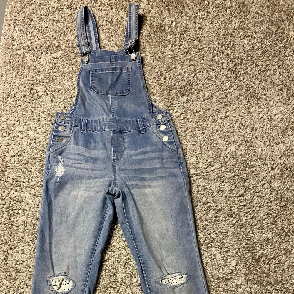 Cute Overalls 💙 - Picture 1 of 3
